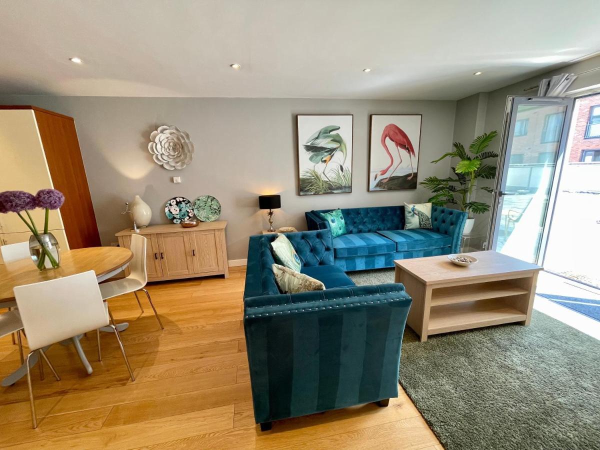 Stunning 2-Bed Town Centre Apartment - Hosted By Hutch Lifestyle Leamington Spa Buitenkant foto