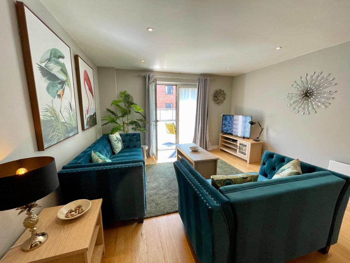 Stunning 2-Bed Town Centre Apartment - Hosted By Hutch Lifestyle Leamington Spa Buitenkant foto
