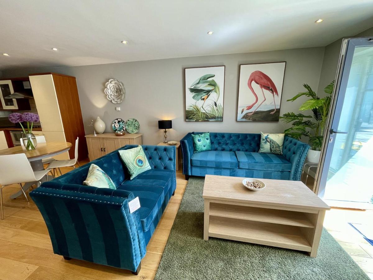 Stunning 2-Bed Town Centre Apartment - Hosted By Hutch Lifestyle Leamington Spa Buitenkant foto