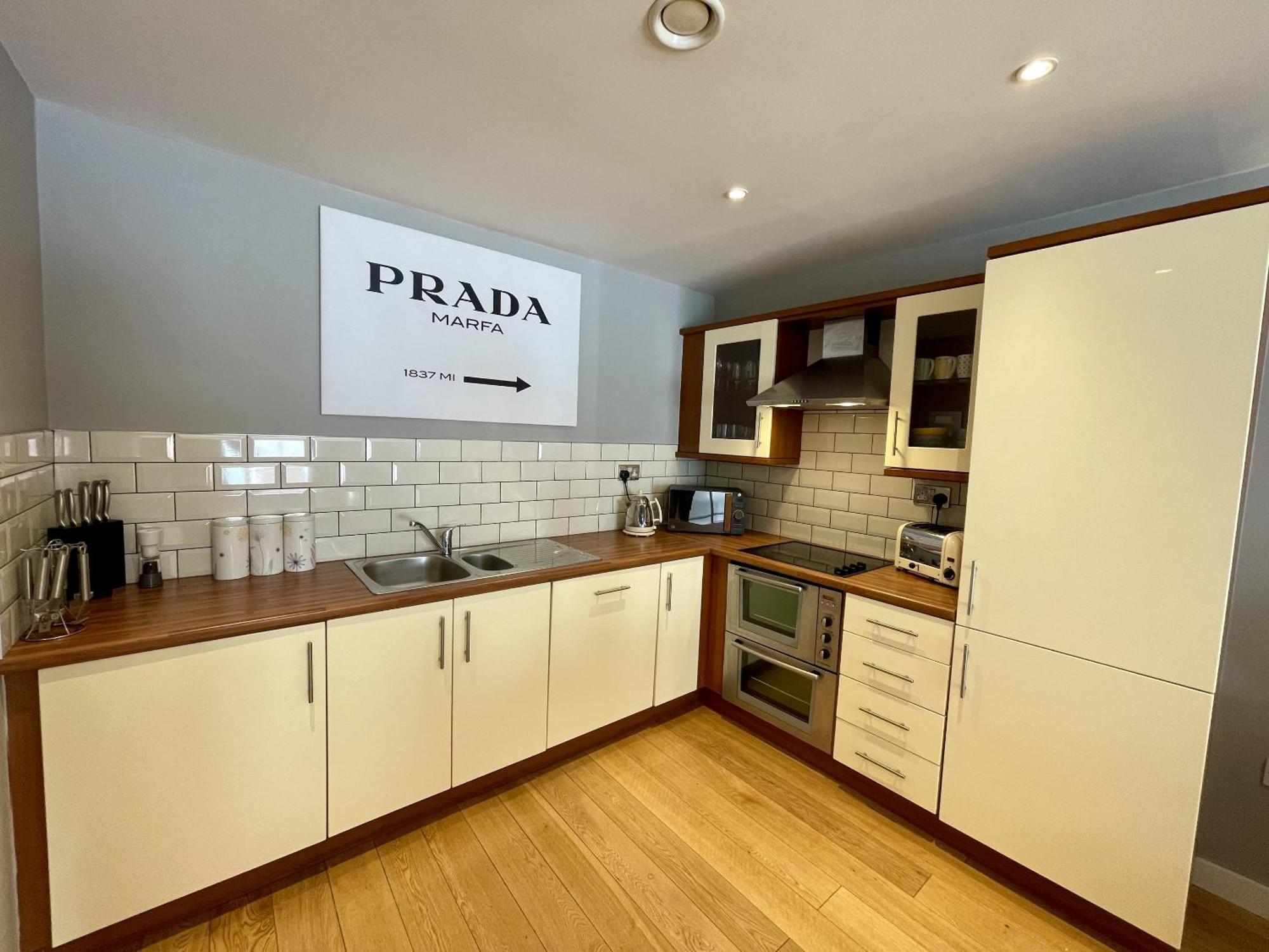 Stunning 2-Bed Town Centre Apartment - Hosted By Hutch Lifestyle Leamington Spa Buitenkant foto